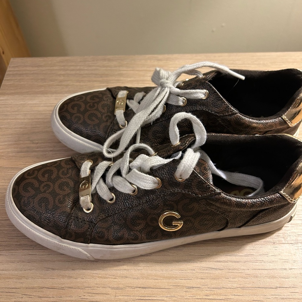 G Los Angeles Brown and Gold Sneakers with Logo Accent